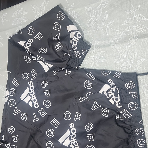 Adidas Loose Fit Wind Breaker - Picture 3 of 9